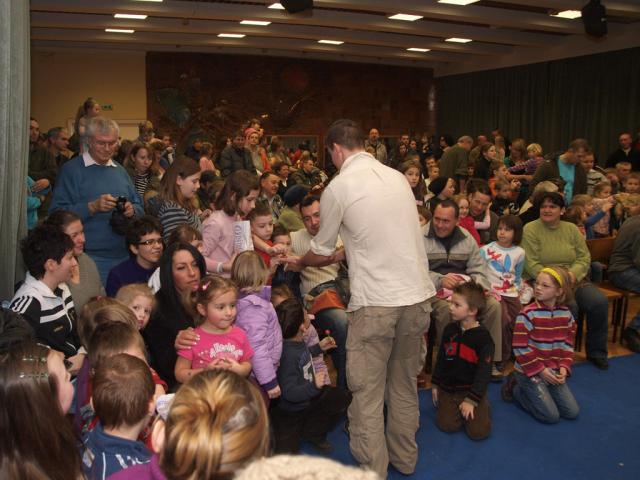 hullobem2012022