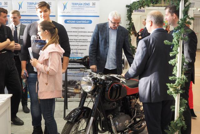 jszakmavk2018058