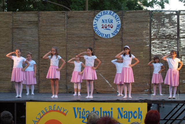 kamarasz2010047