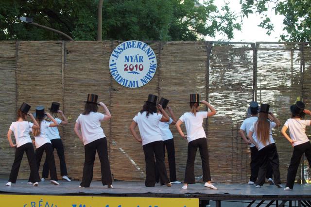 kamarasz2010051