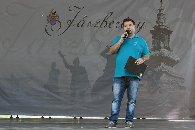 majalis12018001