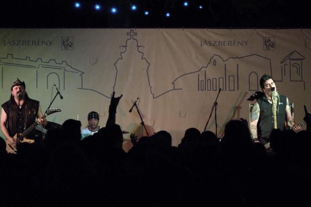 majalis2014392