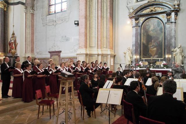 szszzenekarp2013018