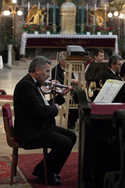 szszzenekarp2013034