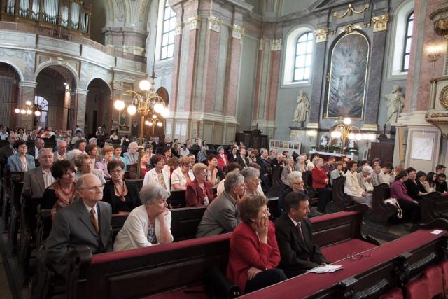 szszzenekarp2013048