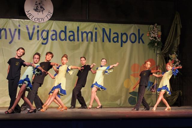 tancgala2013143