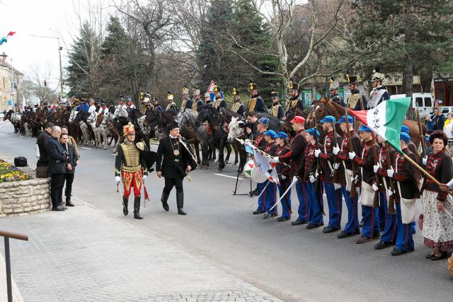 vnhadjarat2018041