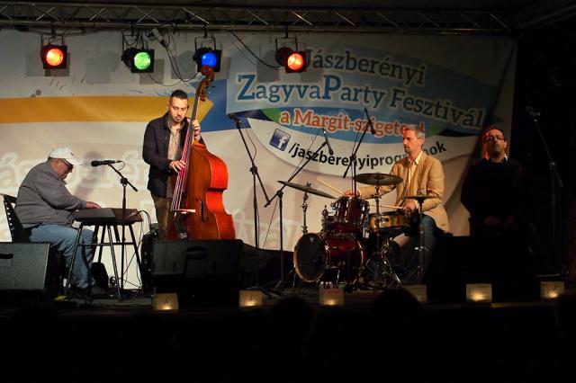 zpfjazz2014084